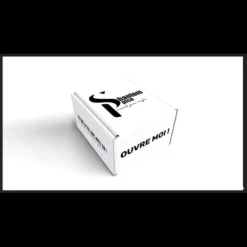 Jordane Dewost Phantom Spice magic trick demonstration, showcasing the salt and pepper vanish effect.